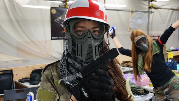 赤チームの大統領。