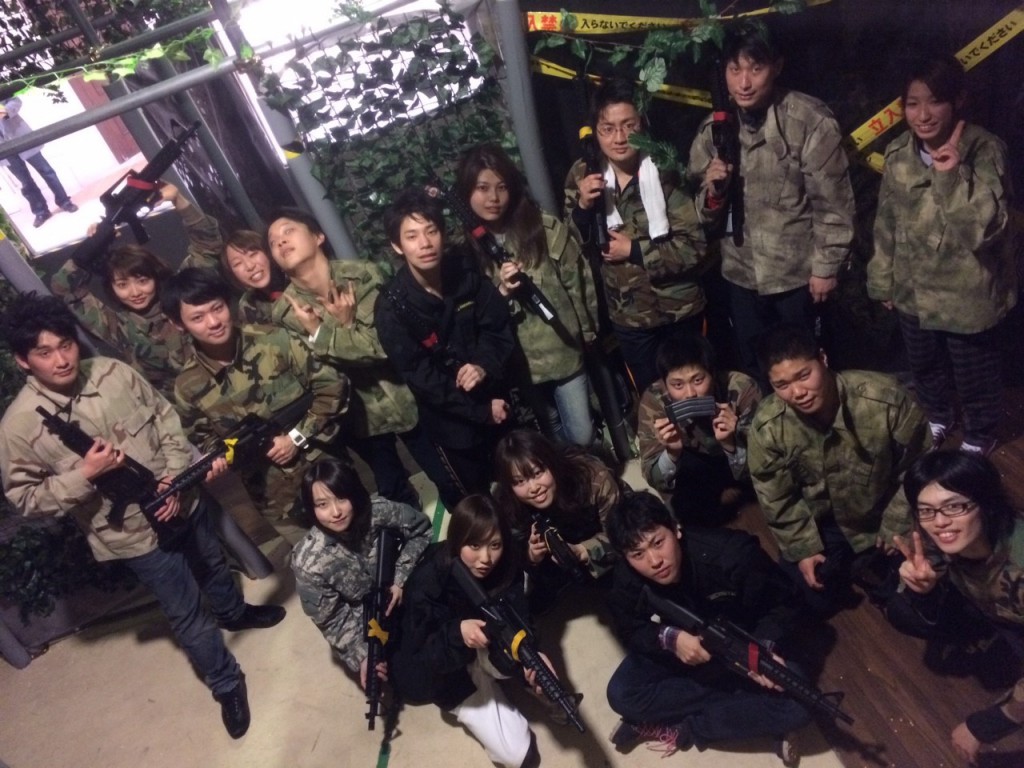 お台場店で大勢の仲間との貸切サバゲー体験