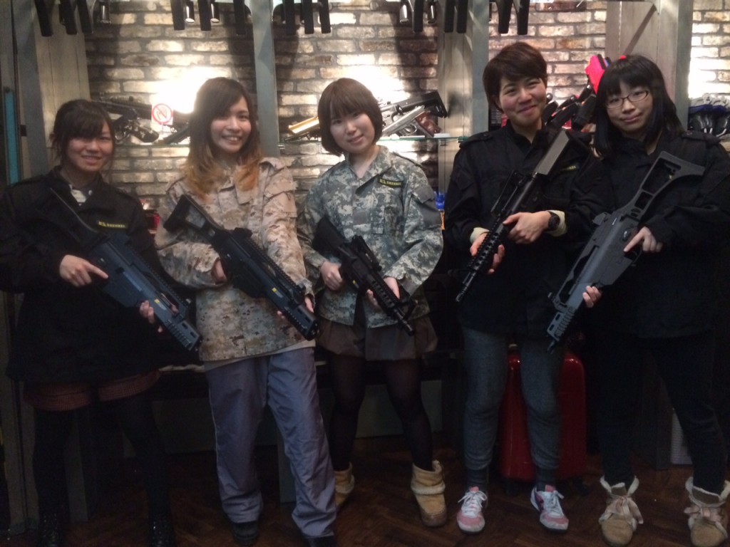 旅行先の観光でサバゲー女子会