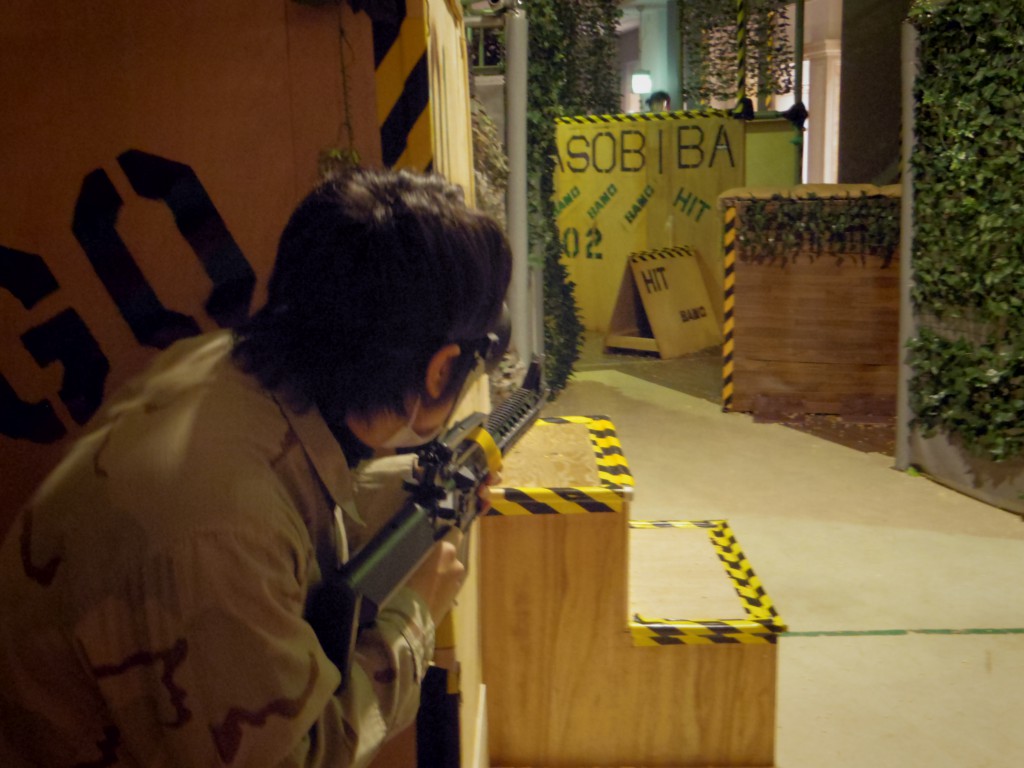 お台場店の貸切サバゲーで遠距離スナイピング線
