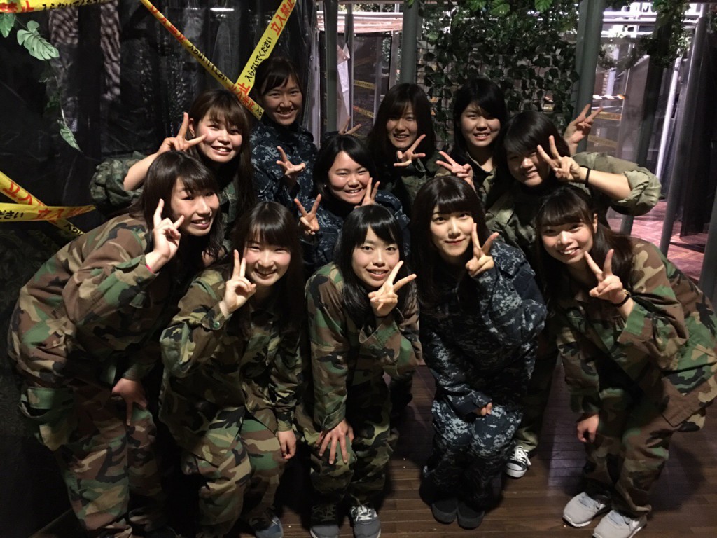 ASOBIBAお台場店で全面貸切後に参加者全員で記念撮影