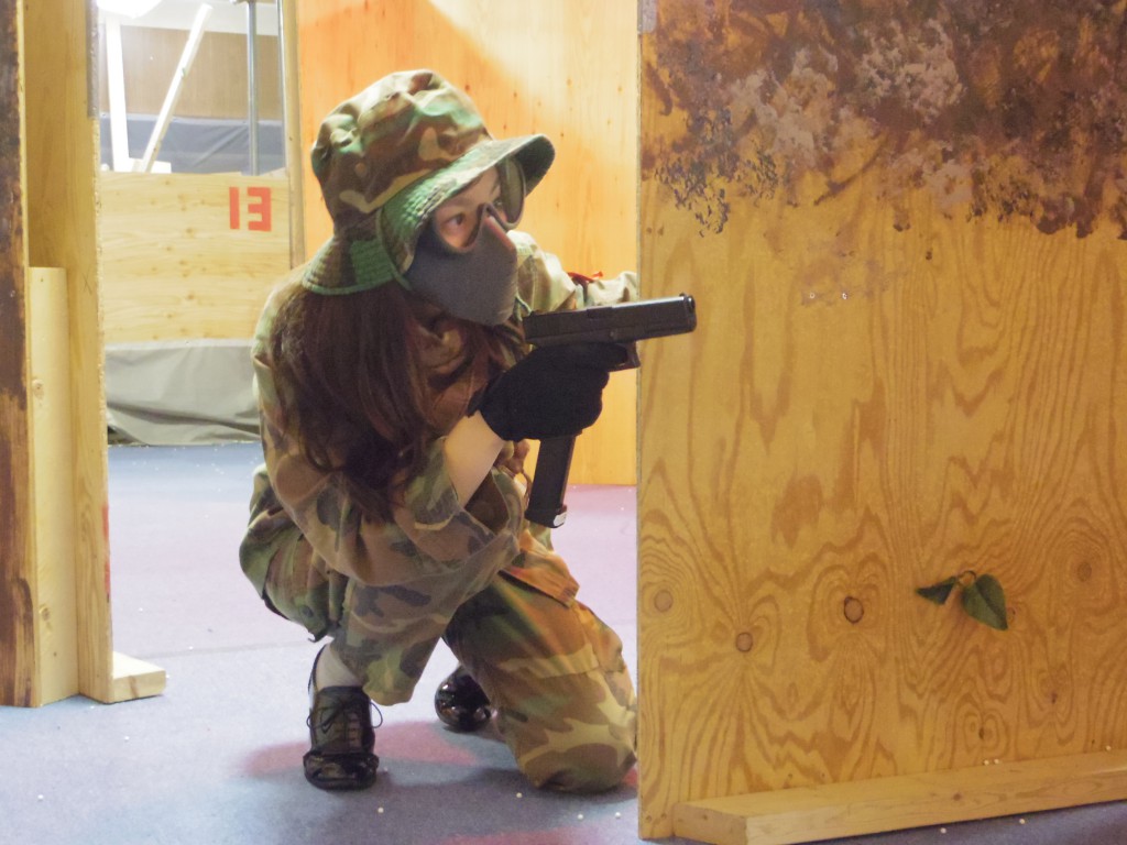 スポーツの秋、初サバゲをする女子